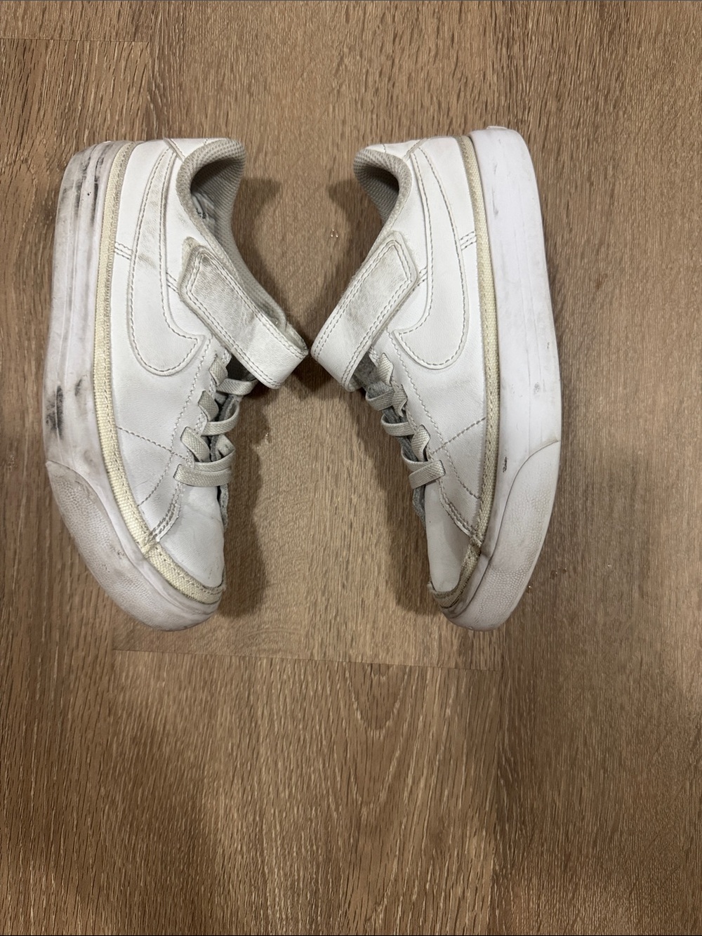 Nike White Leather Low-Top Sneakers - Classic Casual